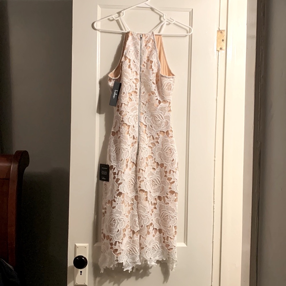 Lulu’s Lace Dress - Picture 3 of 5